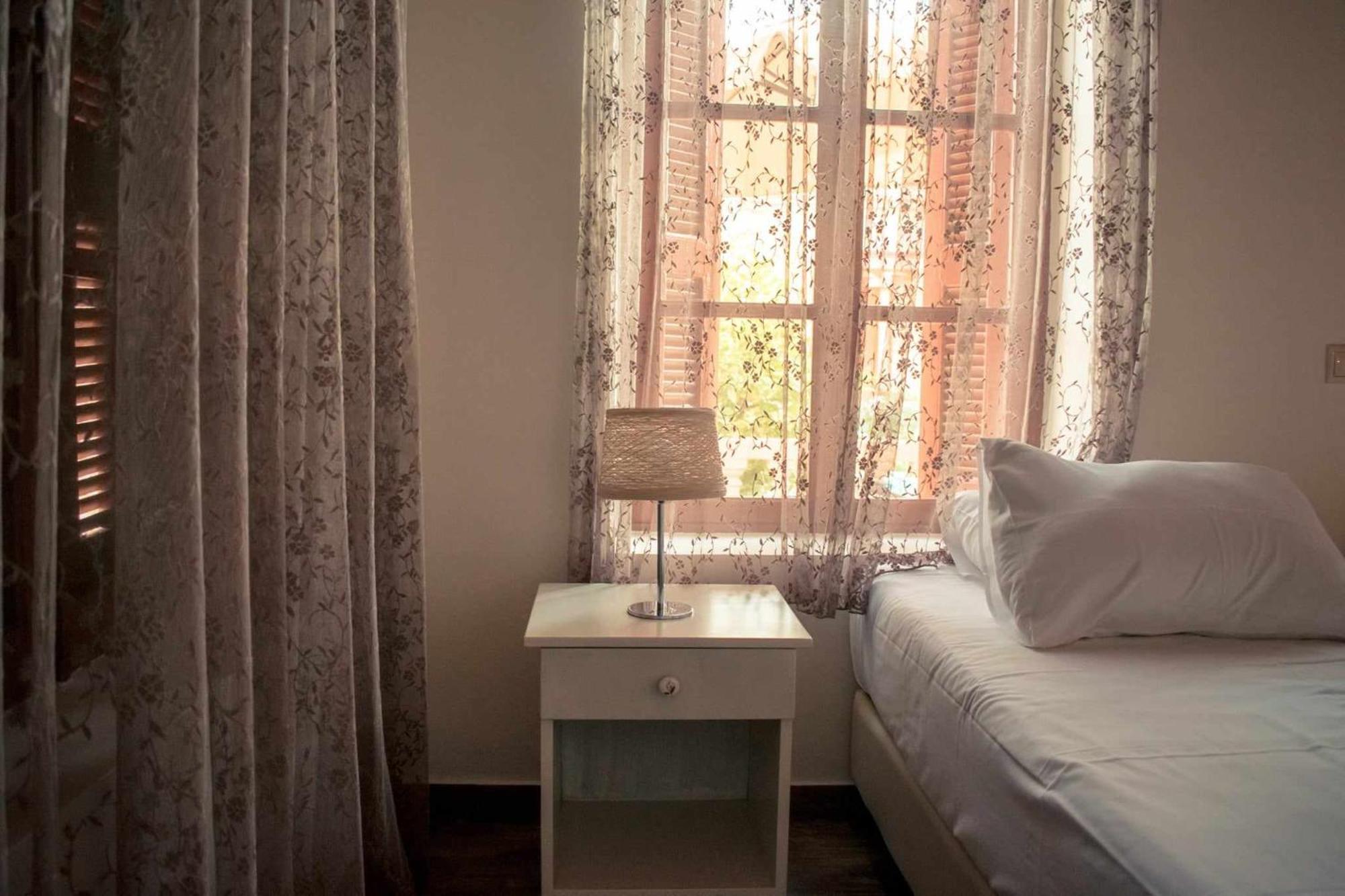 Kleanthe Hotel Chalki Town Exterior photo